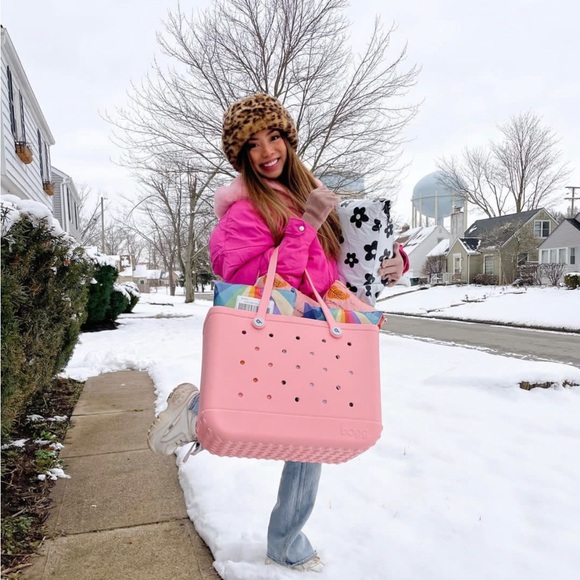 SOLD OUT ONE LEFT IN MY G I V E A W A Y Beach BAGS Retail $89.99 - Picture 12 of 13